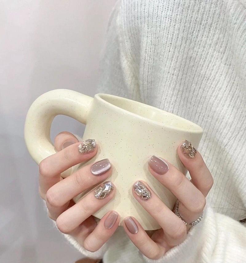 香槟金色搭配指南：15种奢华色彩组合打造高贵空间