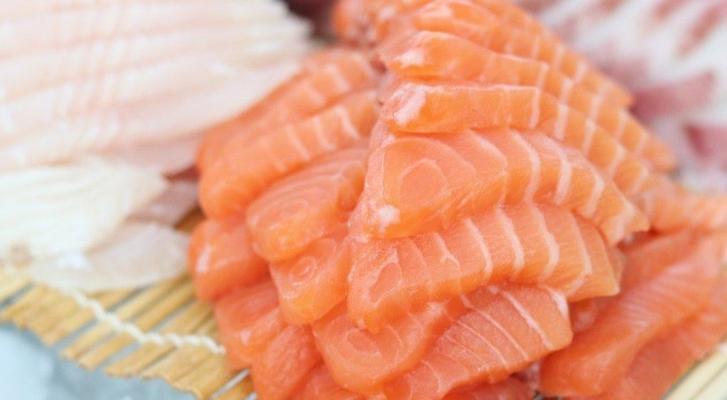 龙猫怀孕期间饮食营养指南，科学喂养保母婴健康